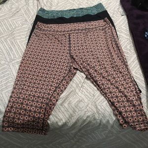 Lot of 2 Capri Activewear